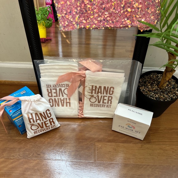 Bachelorette Bridal Party Favor Bags - Picture 3 of 11